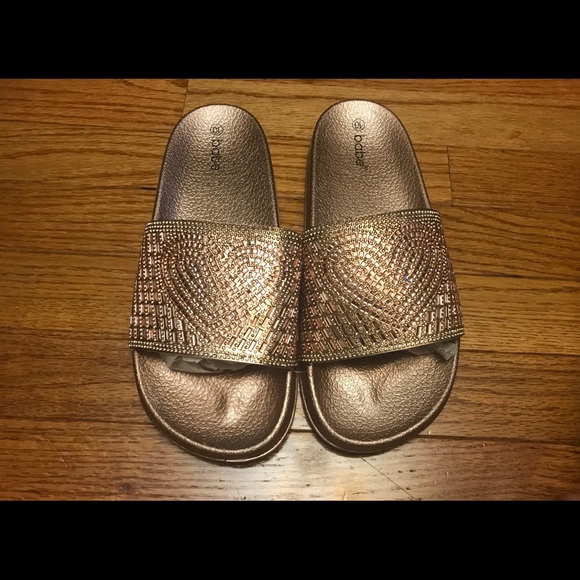 Women's Rhinestone Heart Slip-on Flip-Flop Sandals - Picture 6 of 6